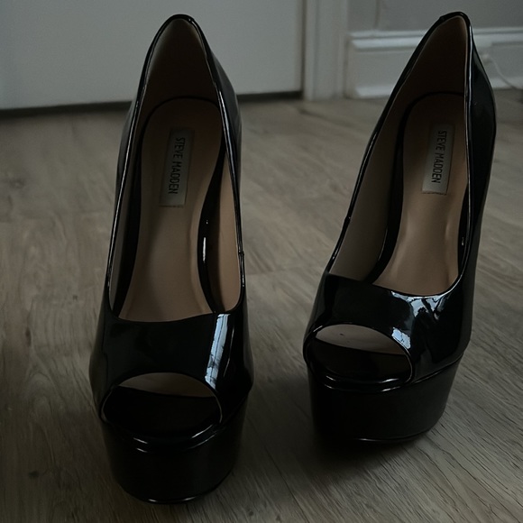 Black Steve Madden platform heels peep toe US size 9 1/2 - Picture 2 of 5